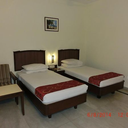 Hotel Thulashi Park 钦奈 外观 照片