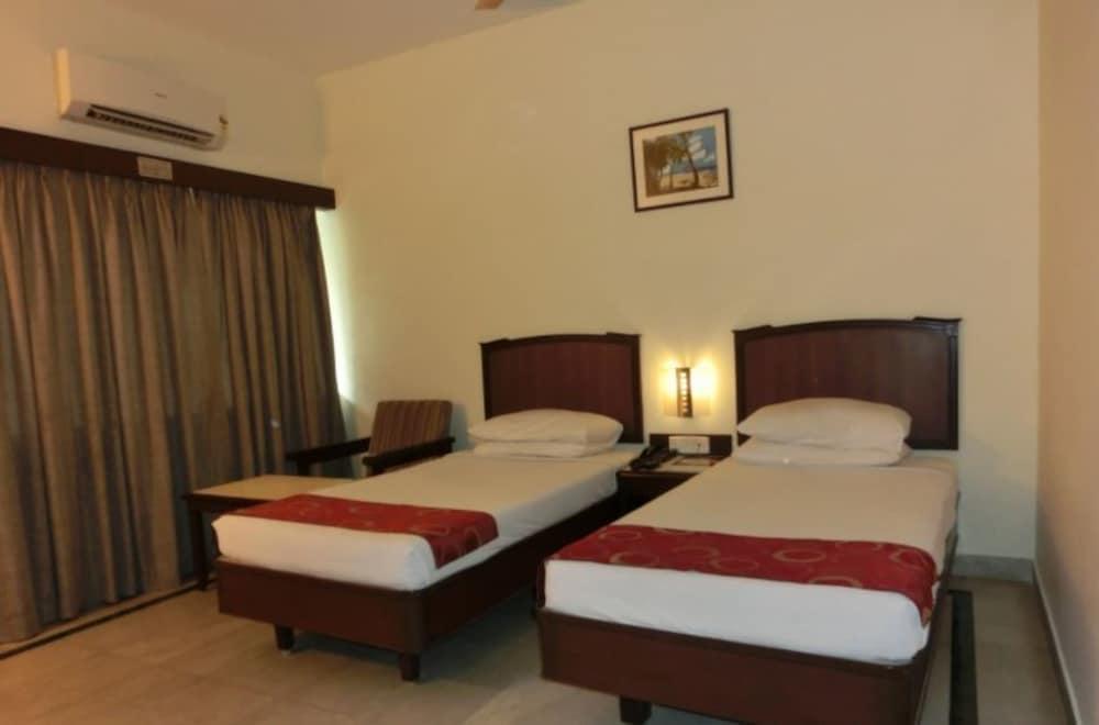 Hotel Thulashi Park 钦奈 外观 照片