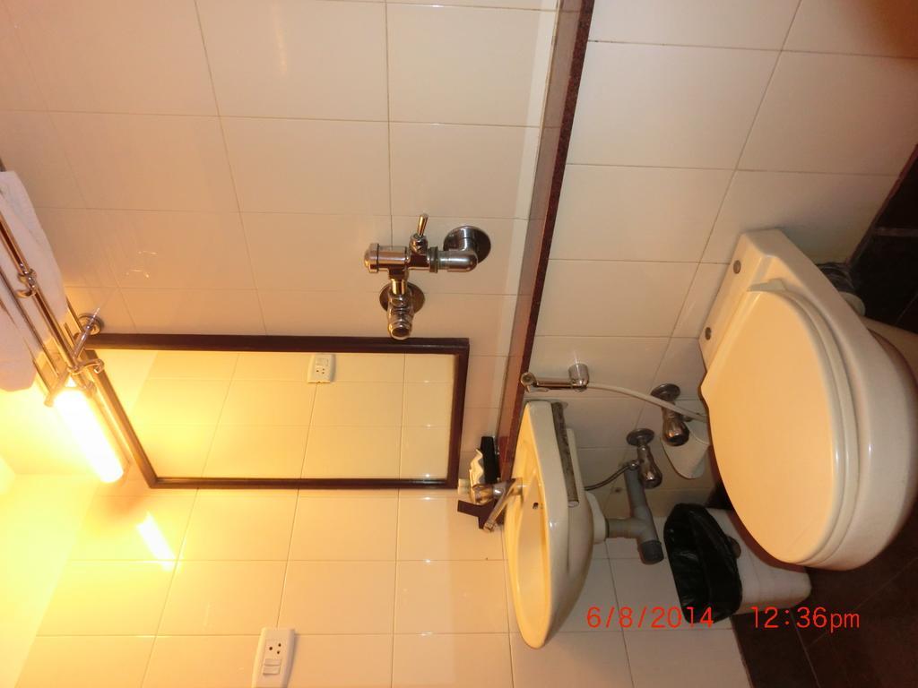 Hotel Thulashi Park 钦奈 客房 照片