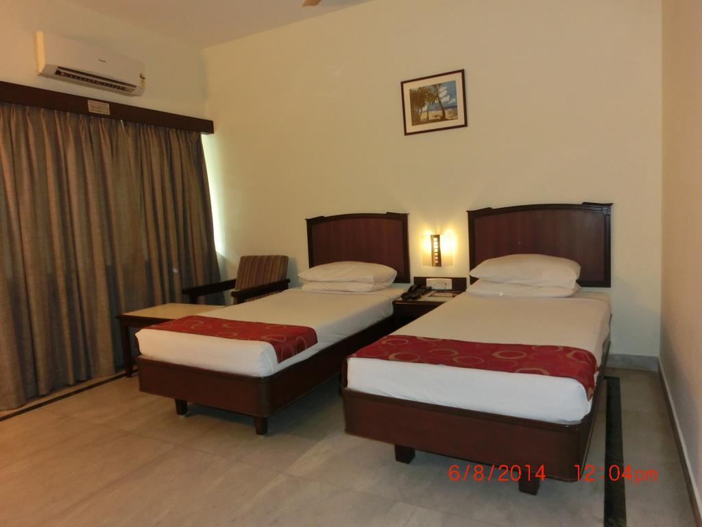 Hotel Thulashi Park 钦奈 客房 照片